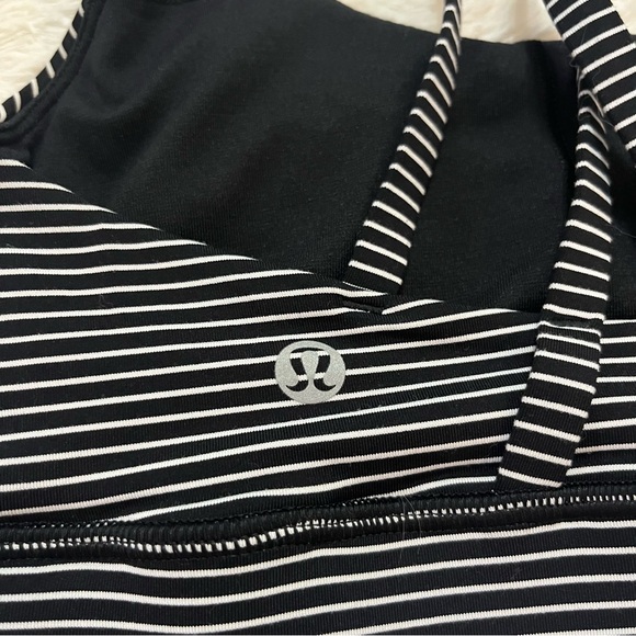 Lululemon Sports Bra Size 4 - Picture 4 of 4